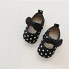 Primeiros caminhantes sapatos de bebê ins estilo polka dot arco sola macia lona criança nti slip meninas