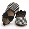 Primi camminatori Primavera Autunno Bambino Scarpe da bambino Carino Fiocco Plaid Principessa Bambini Gilrs Traspirante Festa di ballo 6 12 18M