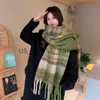 Scarves Green Circled Yarn Plaid Scarf Women's Autumnwinter Korean Version Versatile Thickened and Warm Student Tassel Shawl Neck Guard x0922