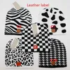 Beanie / Skull Caps Preto Checkerboard Mulheres Beanie Casal Street Dance Hip Hop Check Leopard Imprimir Chapéu Frio Homens Senhoras Na moda Chapéu de Lã Quente Headband X0922