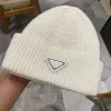 Klassisk designer stickad hatt kvinnors kanin hårhattar förtjockade varm vinter nya bokstav mode märke mössa mössor