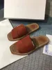 Kvinnor Woody Mules tofflor Canvas Cross Woven Sandals Summer Outdoor Peep Toe Casual Slipper Big Letter Shoes With Box 0112