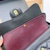 Borsa di lusso da 30 cm Borsa con patta Borsa da donna Borsa a tracolla Borsa a tracolla in pelle di agnello Caviale Borse a tracolla firmate Borsa Portafoglio a righe quadrate Borse a catena con fibbia in oro nero