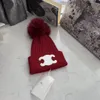 berretto di design cappello lavorato a maglia di lusso cappello invernale protezione calda per le orecchie temperamento casual palla di pelo cappello da esterno trendy 8 colori belli