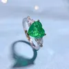 Anneaux de cluster Spring Qiaoer 925 Sterling Silver 8 8mm Heart Cut Emerald High Carbon Diamonds Fine Bijoux Bague de fiançailles de mariage