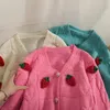 Malhas de suéteres femininos Tees coreanos de moda coreana de morango rosa para mulheres outono inverno 2022 manga comprida Cardigã de malha comprida Jaquetas de pedestres 230922
