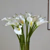 Fiori decorativi 32 cm PU Calla Lily Sensazione ultra-reale Simulazione Fiore Decorazione della tavola di casa Bouquet da sposa