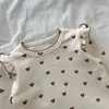 Kläderuppsättningar 7215 Baby Set Home Suit Autumn and Winter Love Print Girls T Shirtpant Bottoming Twopiece 230923