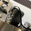 ラムスキンレザークロスボディラグジュアリージューンボックスバッグハンドバッグレディースメンズデザイナー調整可能なショルダークラウドバケツクラッチバッグドローストリングトランクジムトートバッグ