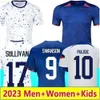 États-Unis 10 Christian Pulisic 23 24 Maillot de football à domicile 21 Timothy Weah 19 Haji Wright 1 Matt Turner 2 Sergino Dest 4 Tyler Adams 5 Antonee Robinson Équipe nationale