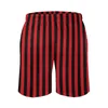 Pantaloncini da uomo a righe verticali da palestra a righe rosse e nere, casual da spiaggia, per uomo, sportivo personalizzato, costume da bagno ad asciugatura rapida, regalo