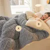 Одеяла Высокого класса утолщенные зимние теплые для кроватей искусственного ягненка кашемировое утяжеленное одеяло более толстое теплое пуховое одеяло 230923