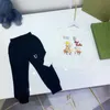 Marque Designer Enfants Set Printemps Automne Unisexe Pull Pantalon Noir Polyvalent Casual Sport En Plein Air Costume Pour Enfants Vêtements Ensembles