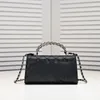 Mode Luxurys Designers Crossbody Bag Womens Handväskor Axel Utsökta damer HANDLE Bag kan hålla mobiltelefoner