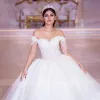 2023 Vintage Ballgown Wedding Dresses Bridal Gown Lace Applique Tassle Off the Shoulder Straps Sweep Train Ruffles Custom Made Plus Size Vestido de novia