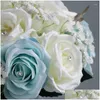 シルクのサテンリボンを添えた人工天然ローズブーケを保持する装飾的な花の花輪ピンク白い青いブライドメイドブライダルパーティー