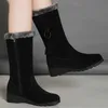 Nuevas botas de nieve de invierno, zapatos de algodón de fondo suave y cálidos acolchados con parte inferior plana, botas antideslizantes a media pantorrilla, botas para mujer 100123