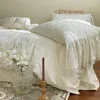 Sängkläder sätter franska vintage handgjorda blommor broderier 60 -tal tvättade bomullsprinsessan quilt täcke sängkläder ruffles kudde skam