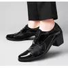 New Mody Black Formal Shoes for Men Ponto de couro elegante masculino de vestido de vestido de renda de salto