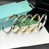 Braccialetti di moda di lusso designer di gioielli braccialetti braccialetti braccialetti regalo di anniversario Bracciali per adulti in acciaio al titanio per donne alla moda1845