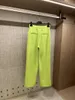 Costume deux pièces pour femmes, chemise et pantalon, vert, été 2023, piste de luxe en sicile