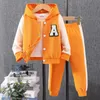 Set di abbigliamento Autunno Big Boy Suit 818 anni Manica lunga Cappotto con cappuccio Pantaloni Abbigliamento per bambini Moda primaverile Set invernale per bambini 230923