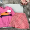 Sonbahar Elbise Takımları Kızlar Moda Takipleri Boyut 100-150 cm 2pcs kazak kazak ve mektup jakard denim etek sep20