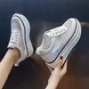 2023 schwamm Kuchen Hohl Mesh Schuhe Keil Turnschuhe Neue Großhandel Damen Plattform Schuh Erhöhen Freizeit Sport Trainer Frauen C02