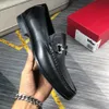 Chaussures habillées masculines Fashion Groom Wedding Chaussures formelles en cuir authentique oxfords Men Brand Business Moofers décontracté Taille 38-45