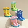 Botas de chuva anti-escorregadio botas de chuva crianças moda casual impermeável meninos meninas impressão dos desenhos animados crianças eva solas macias sapatos verão 230922