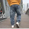 Herr jeans mode joggar last byxor avslappnad hiphop harem byxor streetwear lösa baggy denim kläder