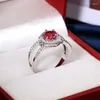 Anelli a grappolo Moda semplice ovale rosso Gioielli femminili Anello di fidanzamento con zirconi Anello da donna in argento sterling 925 Matrimonio per coppie