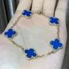 2023 Jewelry Fanjia Lucky Four Leaf Gräs Fem Flower Armband Hög version V Djockad plätering Rosguld dubbelsidig naturlig blå chalcedony