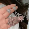 Dangle Küpeler Avrupa ve Amerikan Moda Abartılı Rhinestone Fan Mizaç Süper Uzun Kadınlar