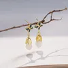 Brincos pendurados esmalte borboleta flores brincos para mulheres natural um jade branco magnólia orelha curta brincos requintados joias de festa