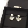 Pearl Heart Crystal örhängen Miumius Designer Luxury FashionFemale Sweet Temperament Pearl Peach Heart Diamond Earrings Nya produkter