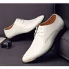 Chaussures habillées en cuir noir bas haut doux hommes couleur unie premium brevet blanc taille de mariage 3848 230923