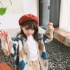 カーディガンの女の赤ちゃんはカーディガンのセーター服を編む秋の冬の長袖コートキッド服のティーンエイジャーのための5〜12年230923