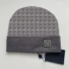 Ny stil män kvinnor designer mössa högkvalitativ unisex stickad vinter mössa lyxys bomull varm hatt sportgitterpunkt skalle mössor mens casual utomhus bonnet ca