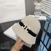 designer di berretti una varietà di cappelli morbidi con cappello a tesa cappello da marito moda uomo e donna casual caldo decorativo cappello lavorato a maglia da donna autunno e inverno