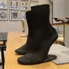 ステージ110mmブーティーブラック女性デザイナー靴織り特別な形のかかと吊り下げられたハイヒール弾性靴下ブーツハーフブーツ120mm工場靴