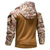 Мужские футболки Мужская уличная тактическая футболка с капюшоном Военные армейские камуфляжные топы SWAT Cargo Пейнтбольная верхняя одежда с несколькими карманами с длинным рукавом 230923