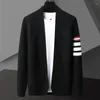 Maglioni da uomo Cardigan lavorato a maglia di marca di fascia alta Primavera e autunno Cappotto maglione scialle moda coreana dal design squisito a strisce