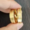 Cluster-Ringe 1 Paar Love Alliance Eheringe Sets für Frauen Männer 18 Karat Gold Emery vergoldet Titan Schmuck Ring Paare Anniversar2511