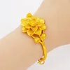 Bracelets de charme 2023 Fashioncuivre Lotus Fleur Bracelet Top Qualité Pour Femmes Femelle Anniversaire Bijoux Cadeaux De Mariage