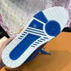 2022SS Mens Sneakers أحذية الخبز أزياء الاتجاه المائل الجانب كلاسيكي مصمم الأزهار غير الرسمي تنوعًا في الهواء الطلق في الهواء