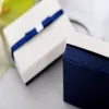 Prosty siedemfestiwalowy bluewhite biżuteria rodnikowa pudełko pierścieniowe wisiorek pudełka na wisiorki Pakowanie z Bowknot BIG241J