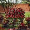 Dekorativa blommor skräddarsydda röd rosgrön eukalyptusleaf bröllop blommor arrangemang bord mittpiece boll konstgjord blommevenemang prop