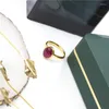 Bröllopsringar Simple 2mm Titanium Steel Jewelry Band Charm Red Color Leopard Print Glass For Women Men Gift Bulk grossistföremål