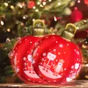 クリスマスの装飾60cm屋外クリスマスインフレータブル装飾ボール作られたPVC巨大な光沢のあるLEDライトボールツリーデコレーションアウトドアトイボール230925